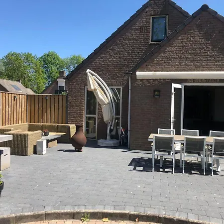 Recreatiewoning Maas En Waal 191 別荘 Ewijk