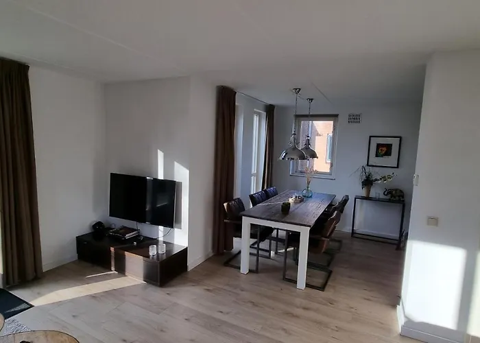 Semesterbostad Recreatiewoning Maas En Waal 191 *